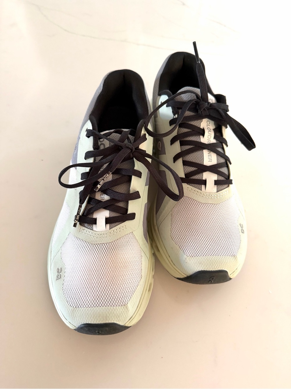 ON CLOUDS•cloudrunner white/grey/green running athletic sneakers 7.5 NWOB - Picture 5 of 5